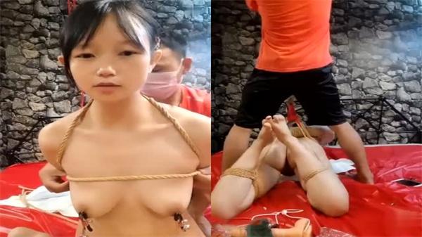 拳交肛交喷水萝莉,牛逼萝莉